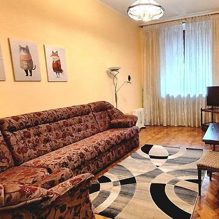 Cozy Apartment On Nezalezhnosti Avenue Harkiv Dış mekan fotoğraf