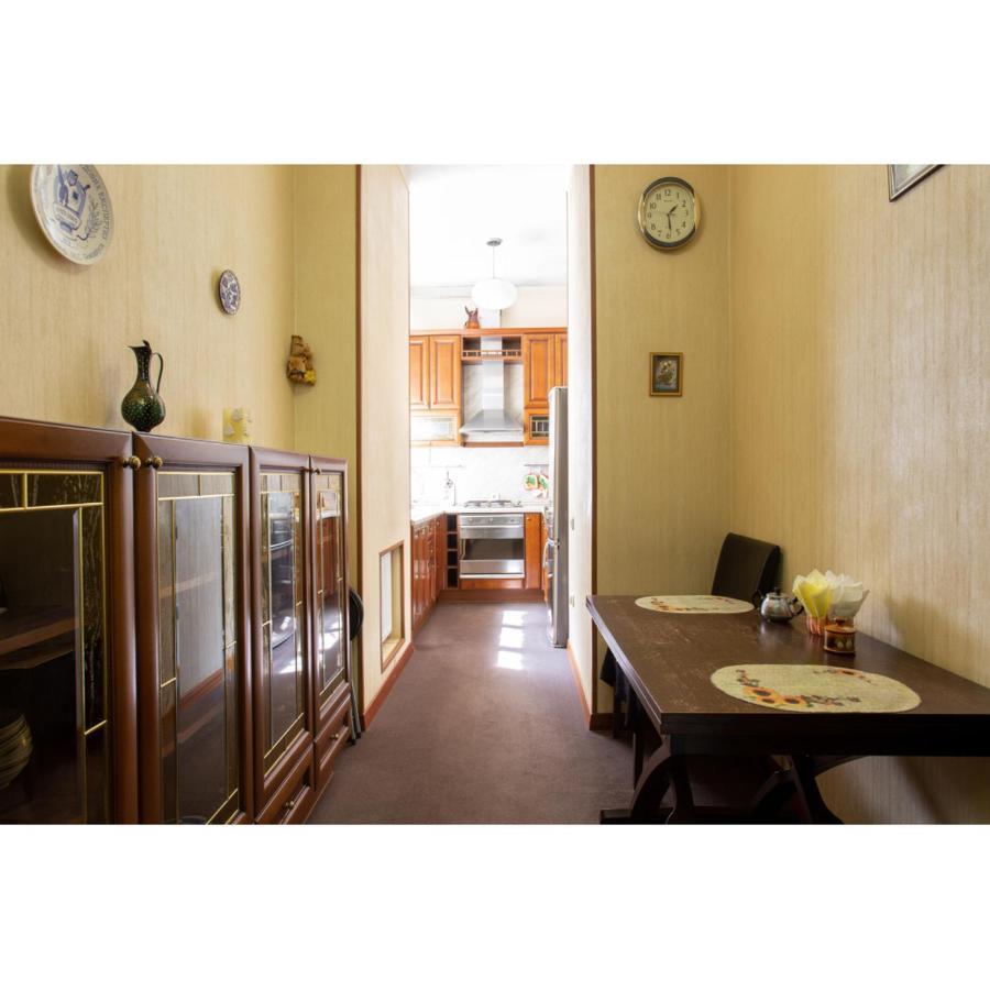 Cozy Apartment On Nezalezhnosti Avenue Harkiv Dış mekan fotoğraf